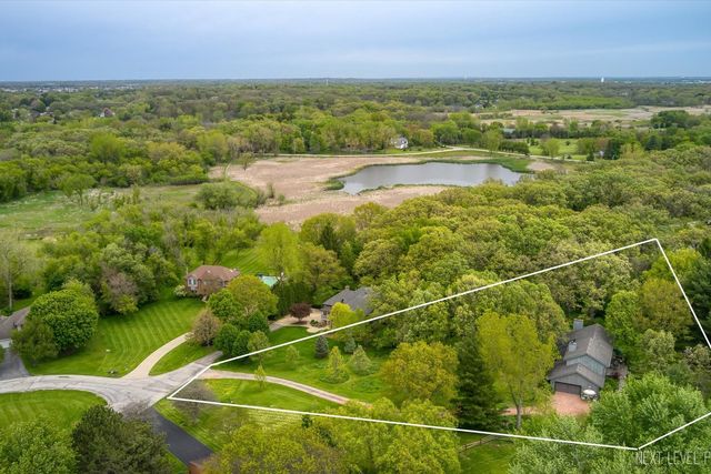 39W795 Reindeer Trail, St. Charles, IL 60175