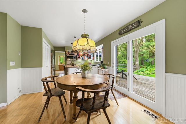 39W795 Reindeer Trail, St. Charles, IL 60175
