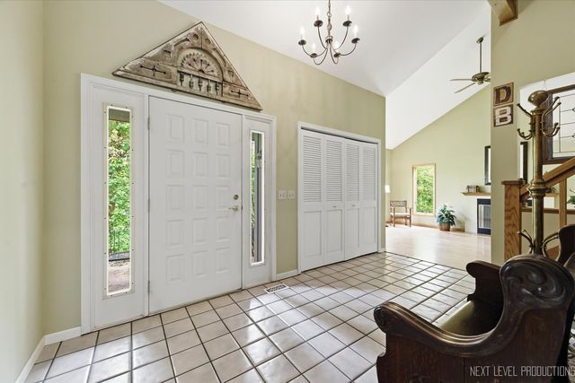 39W795 Reindeer Trail, St. Charles, IL 60175