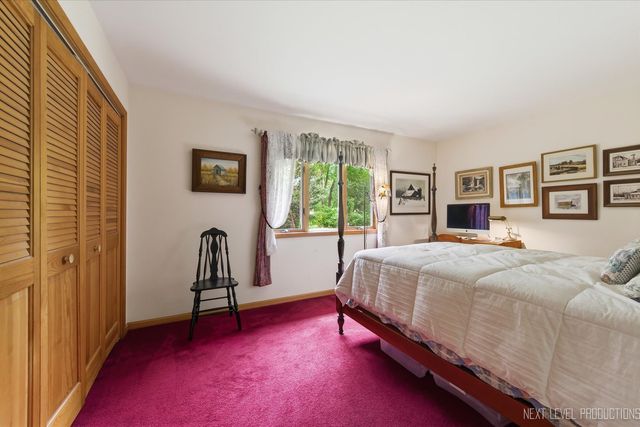 39W795 Reindeer Trail, St. Charles, IL 60175