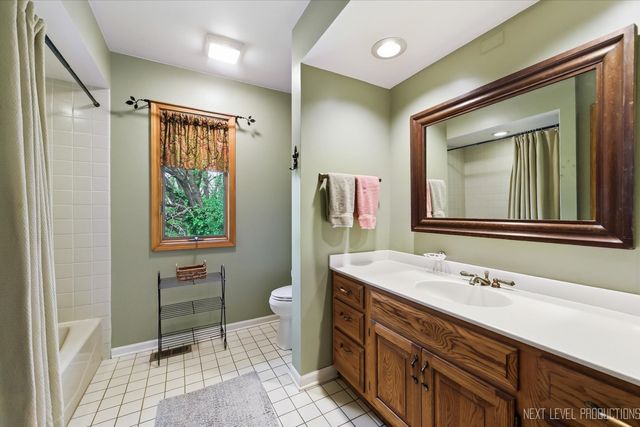 39W795 Reindeer Trail, St. Charles, IL 60175