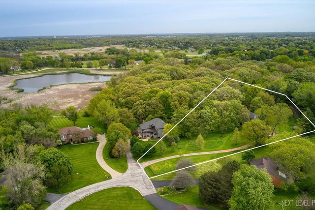 39W795 Reindeer Trail, St. Charles, IL 60175