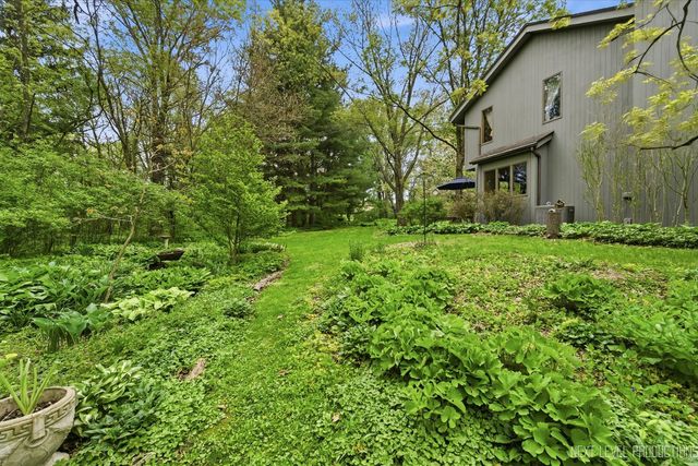 39W795 Reindeer Trail, St. Charles, IL 60175