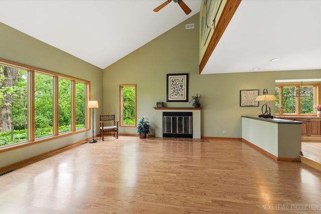 39W795 Reindeer Trail, St. Charles, IL 60175