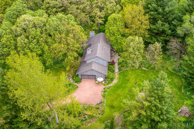 39W795 Reindeer Trail, St. Charles, IL 60175