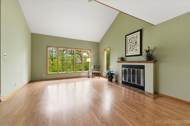 39W795 Reindeer Trail, St. Charles, IL 60175