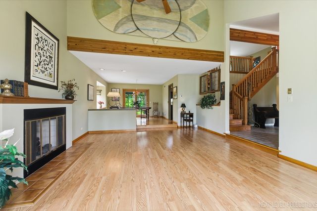 39W795 Reindeer Trail, St. Charles, IL 60175