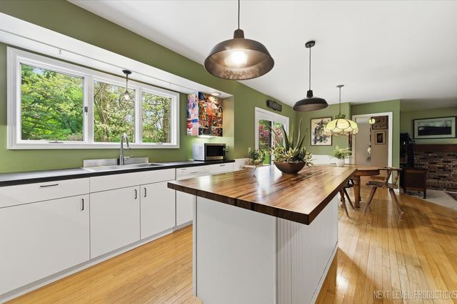 39W795 Reindeer Trail, St. Charles, IL 60175