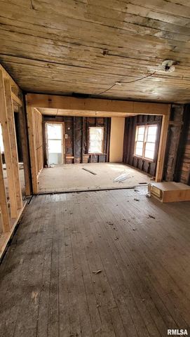 923 N 9TH Street, Murphysboro, IL 62966