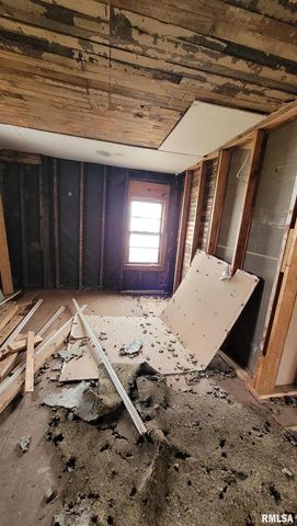 923 N 9TH Street, Murphysboro, IL 62966