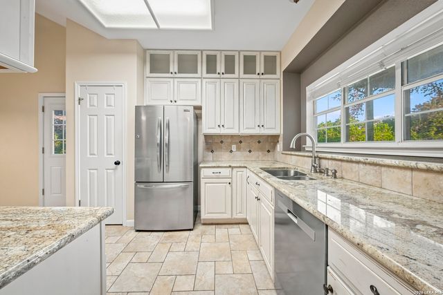 5212 HONEYSUCKLE BR, Bulverde, TX 78163