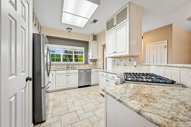 5212 HONEYSUCKLE BR, Bulverde, TX 78163