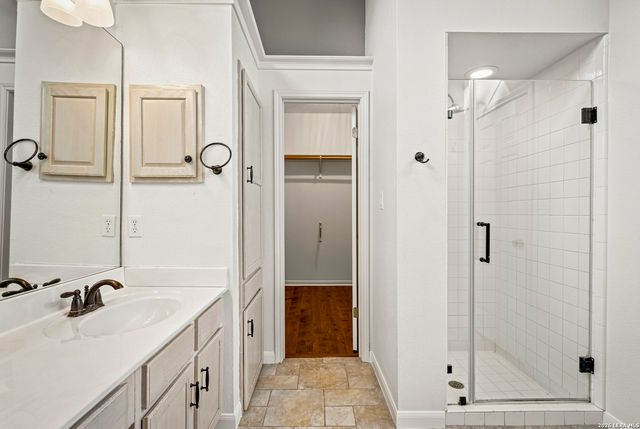 5212 HONEYSUCKLE BR, Bulverde, TX 78163