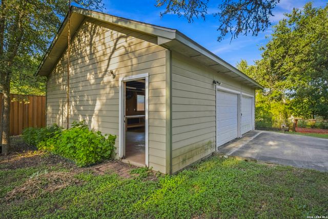 5212 HONEYSUCKLE BR, Bulverde, TX 78163