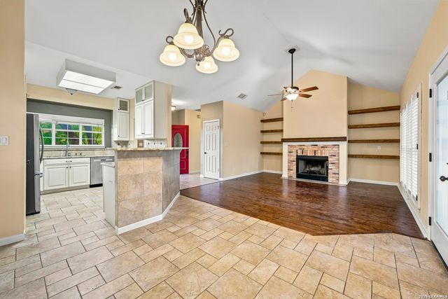 5212 HONEYSUCKLE BR, Bulverde, TX 78163