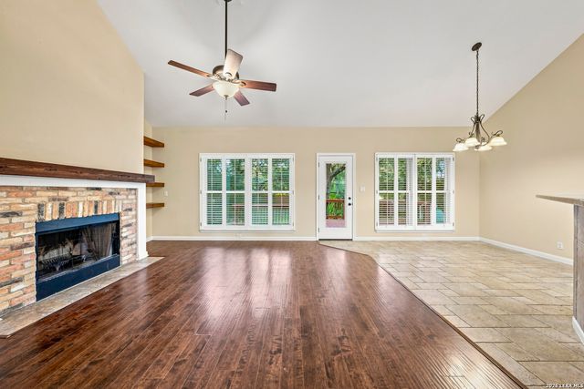 5212 HONEYSUCKLE BR, Bulverde, TX 78163