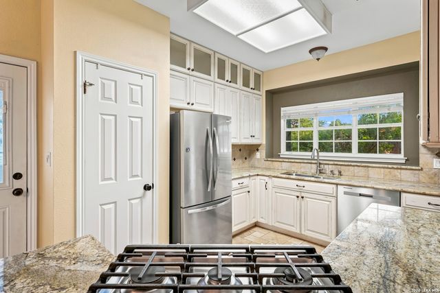 5212 HONEYSUCKLE BR, Bulverde, TX 78163