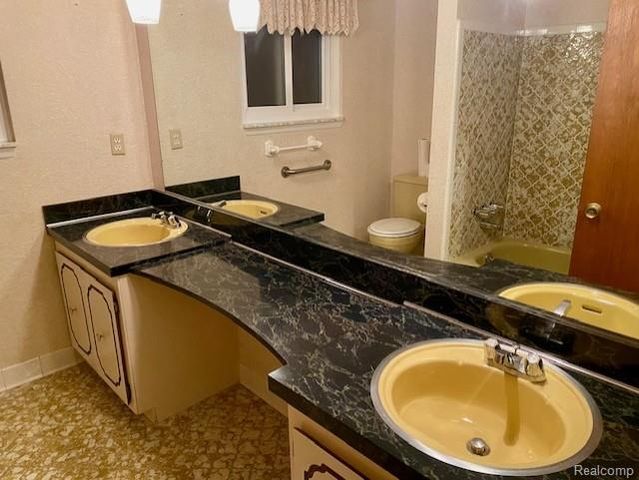 13612 Canterbury Drive, Sterling Heights, MI 48312