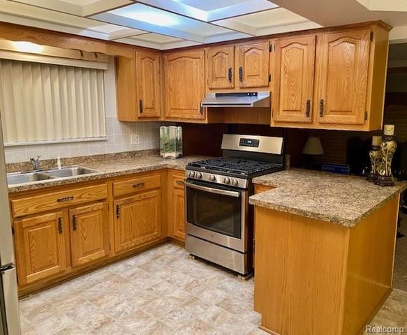 13612 Canterbury Drive, Sterling Heights, MI 48312