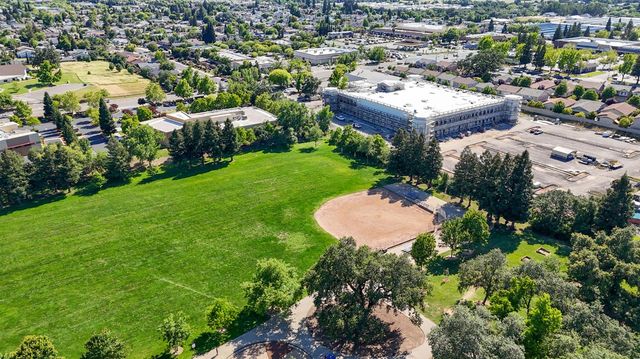 426 Taggert Ct, Roseville, CA 95678