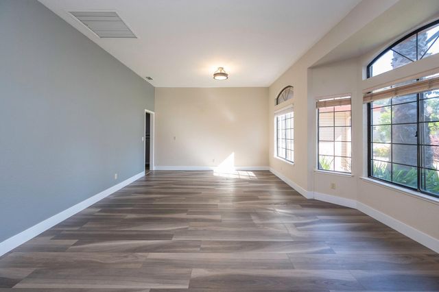 426 Taggert Ct, Roseville, CA 95678