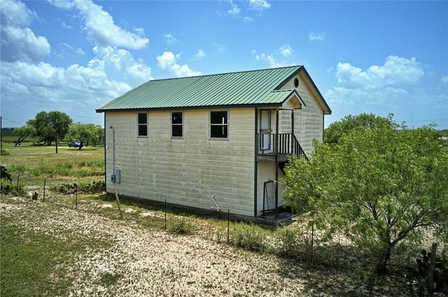 285 N County Road 353, Orange Grove, TX 78372