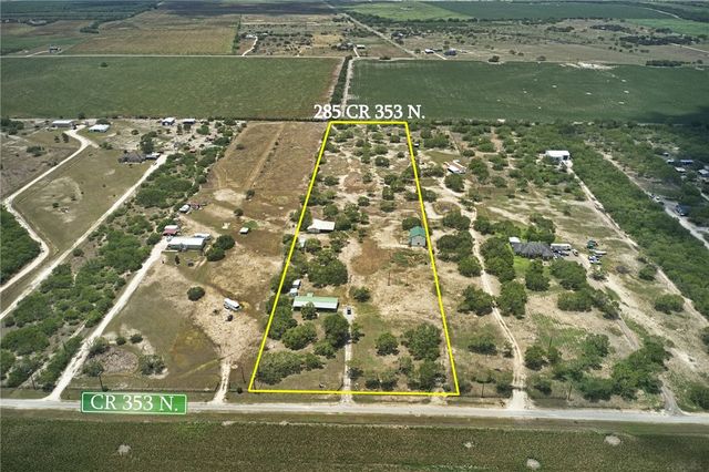 285 N County Road 353, Orange Grove, TX 78372