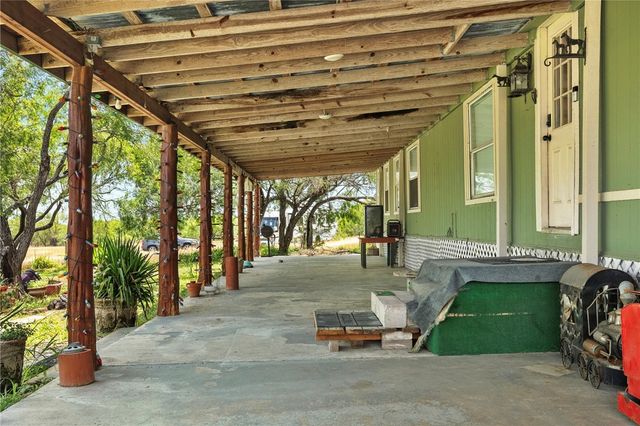 285 N County Road 353, Orange Grove, TX 78372