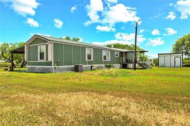 285 N County Road 353, Orange Grove, TX 78372