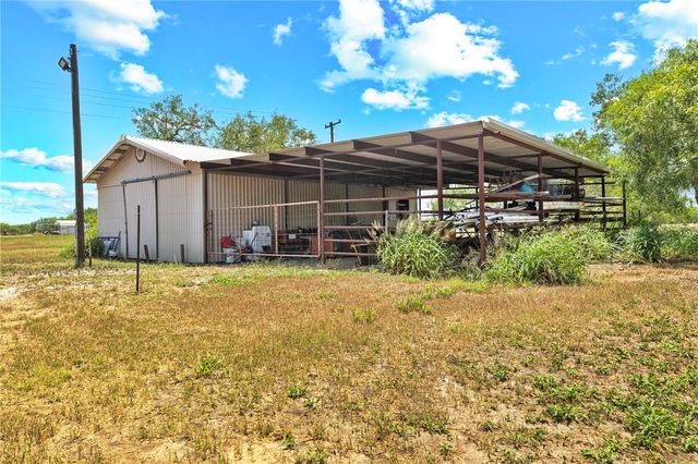 285 N County Road 353, Orange Grove, TX 78372