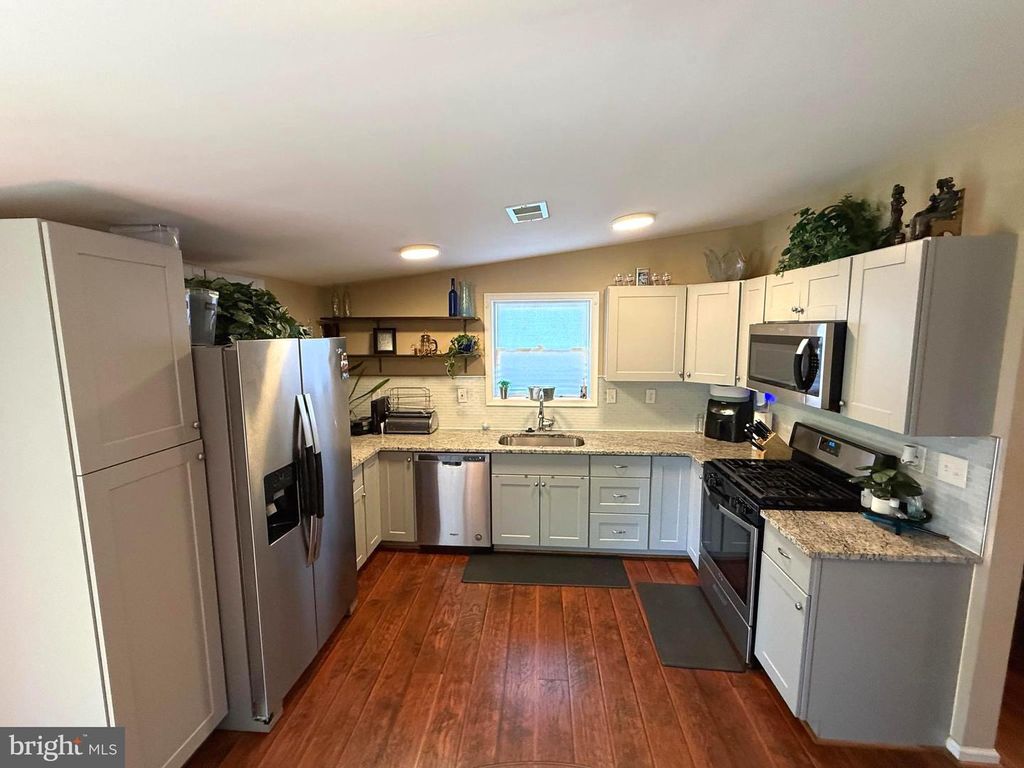 Image 11 of property listing at 3209 GARTSIDE, Baltimore, MD 21244