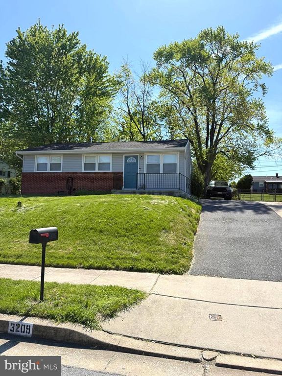 Image 3 of property listing at 3209 GARTSIDE, Baltimore, MD 21244