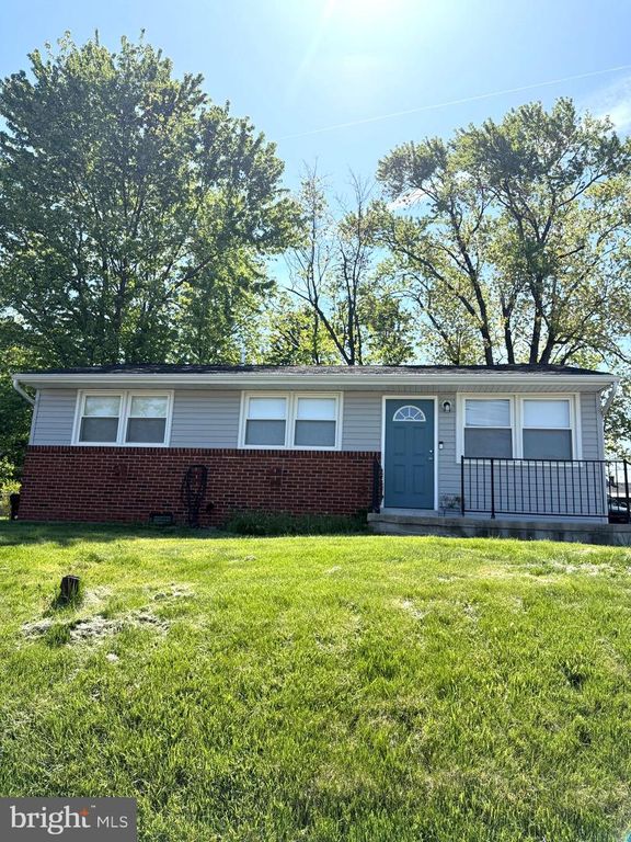 Image 4 of property listing at 3209 GARTSIDE, Baltimore, MD 21244