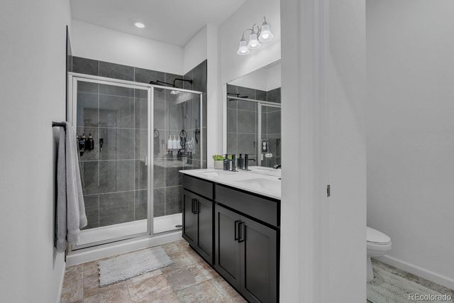 220 S Vandriver Way, Aurora, CO 80018