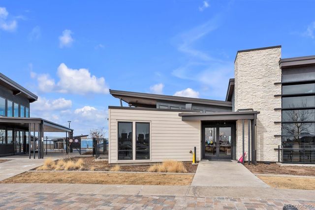 220 S Vandriver Way, Aurora, CO 80018