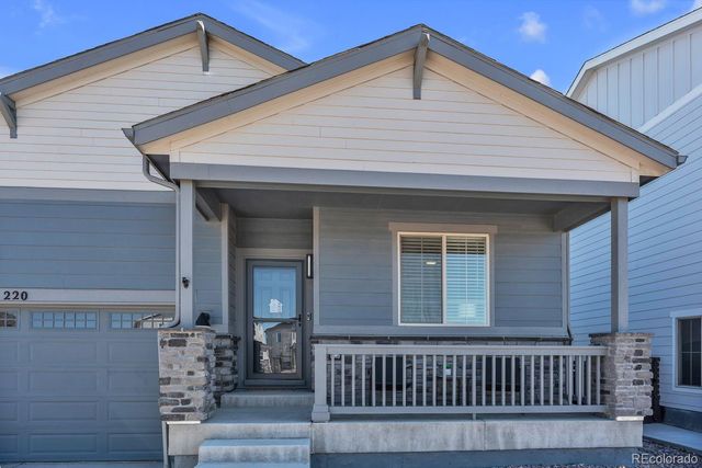 220 S Vandriver Way, Aurora, CO 80018