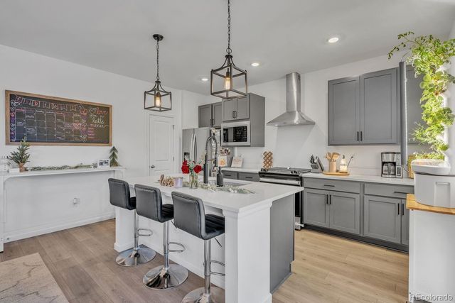 220 S Vandriver Way, Aurora, CO 80018