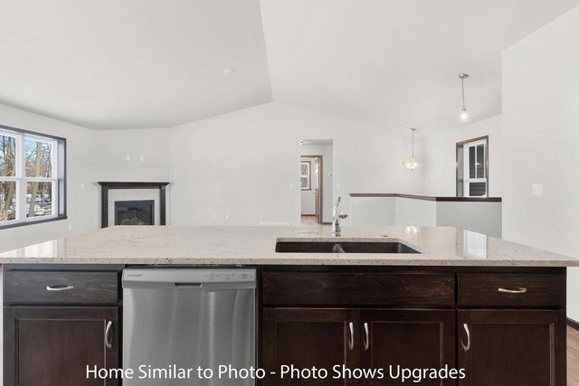 1715 BETTY JEAN LANE, Green Bay, WI 54313