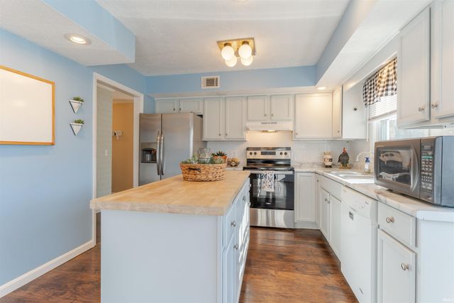 6713 Lincoln Avenue, Evansville, IN 47715