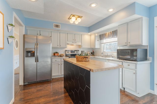 6713 Lincoln Avenue, Evansville, IN 47715