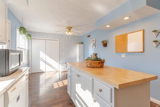 6713 Lincoln Avenue, Evansville, IN 47715