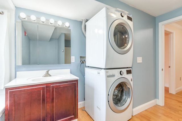 111 West Merrimack St Apt 3, Manchester, NH 03101
