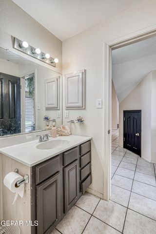 1448 SALLY RAY Way, El Paso, TX 79936