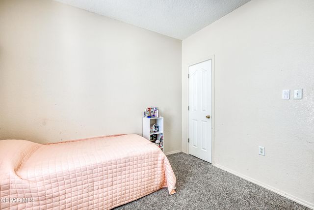 1448 SALLY RAY Way, El Paso, TX 79936