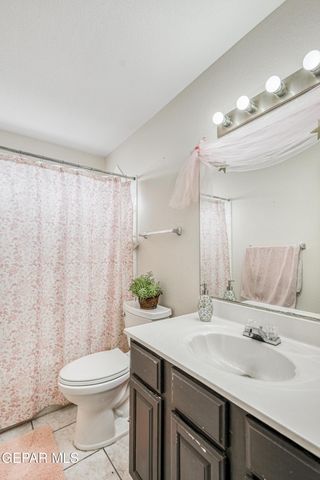 1448 SALLY RAY Way, El Paso, TX 79936