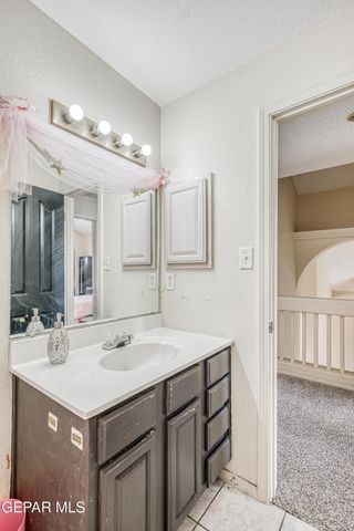 1448 SALLY RAY Way, El Paso, TX 79936