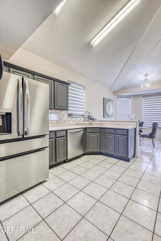 1448 SALLY RAY Way, El Paso, TX 79936