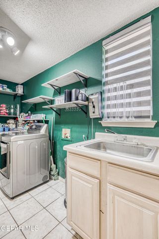 1448 SALLY RAY Way, El Paso, TX 79936