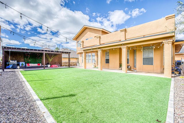 1448 SALLY RAY Way, El Paso, TX 79936