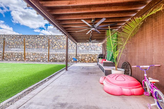 1448 SALLY RAY Way, El Paso, TX 79936
